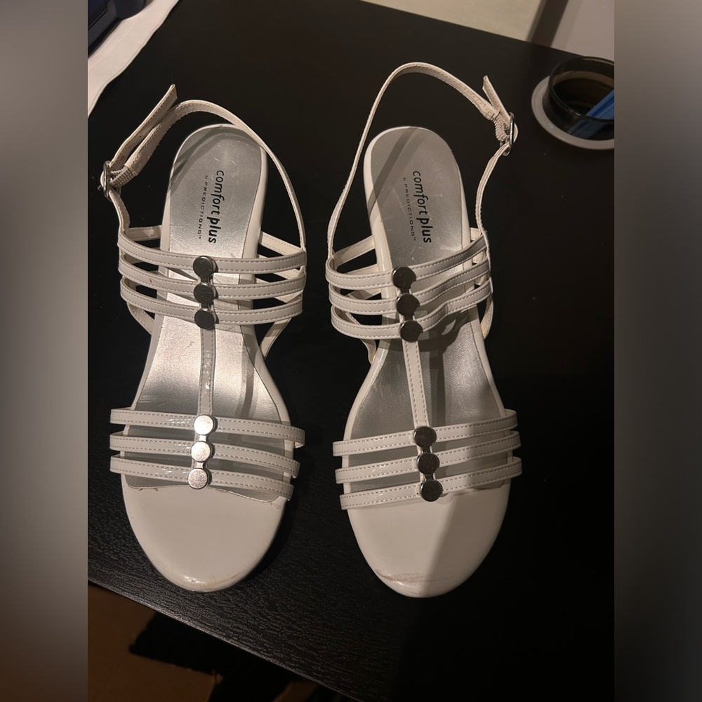 Comfort Plus by Predictions White Wedge Sandals (size 9.5)